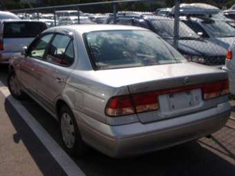 2003 Nissan Sunny Photos