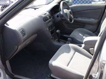 2003 Nissan Sunny Photos