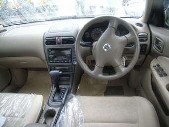 2003 Nissan Sunny Photos