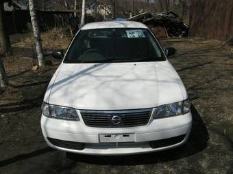 2003 Nissan Sunny Photos