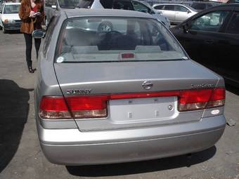 2003 Nissan Sunny Photos