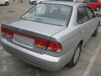 2003 Nissan Sunny Photos