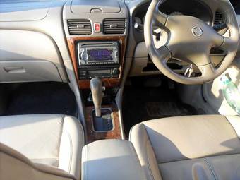 2003 Nissan Sunny Photos