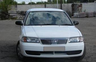 2003 Nissan Sunny Pictures