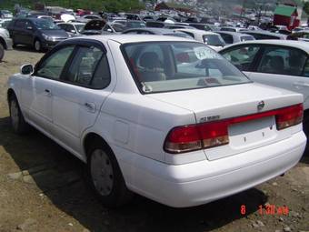 2003 Nissan Sunny Photos