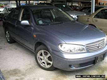 2004 Nissan Sunny Pictures
