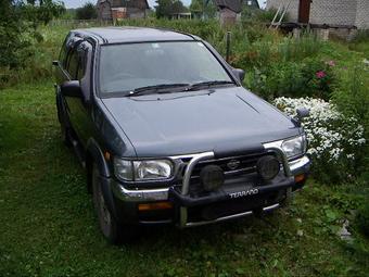 1996 Nissan Terrano Pictures