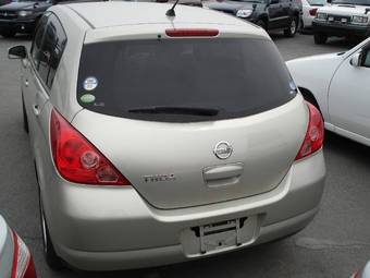 2002 Nissan Tiida Pics