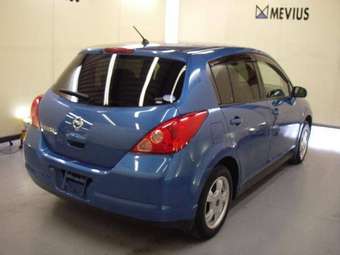 2005 Nissan Tiida Photos