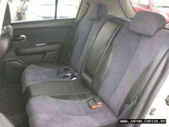 2005 Nissan Tiida Pics