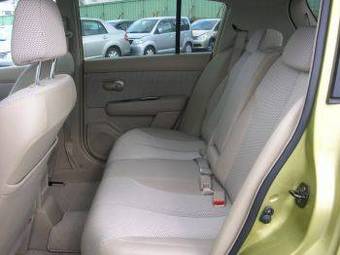 2005 Nissan Tiida Pictures