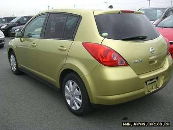 2005 Nissan Tiida Photos