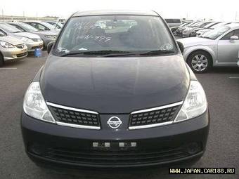 2005 Nissan Tiida Pictures