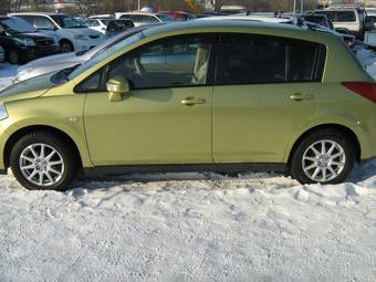 2005 Nissan Tiida Pictures