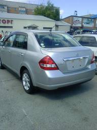 2005 Nissan Tiida Pictures