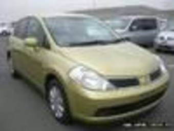 2005 Nissan Tiida Photos