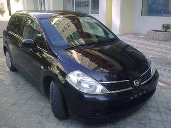 2005 Nissan Tiida Pictures