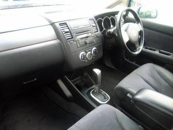 2005 Nissan Tiida Pictures