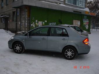 2008 Nissan Tiida Pictures