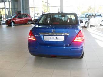 2009 Nissan Tiida Pictures