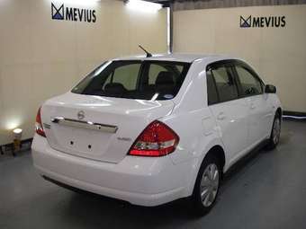 2004 Nissan Tiida Latio Images