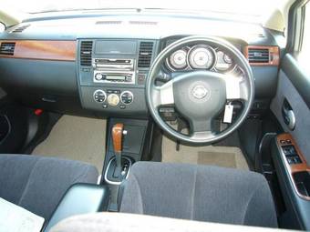 2004 Nissan Tiida Latio Pictures