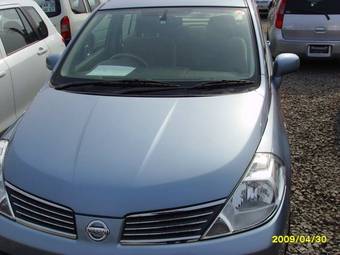 2004 Nissan Tiida Latio Photos