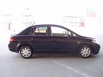 2005 Nissan Tiida Latio Pictures