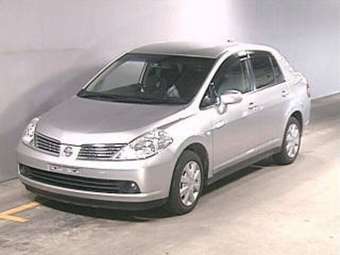 2005 Nissan Tiida Latio Photos