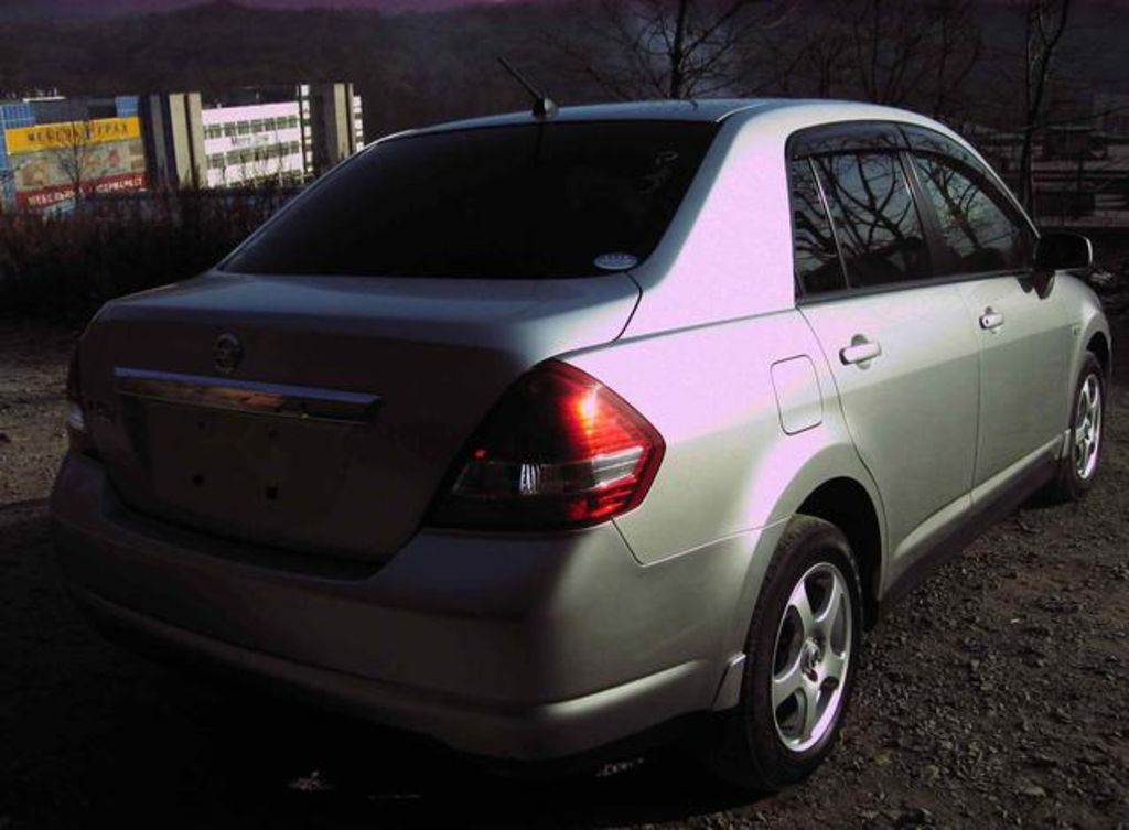 Nissan tiida latio 2005