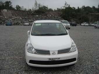 2005 Nissan Tiida Latio Pics