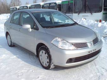 2005 Nissan Tiida Latio Pictures