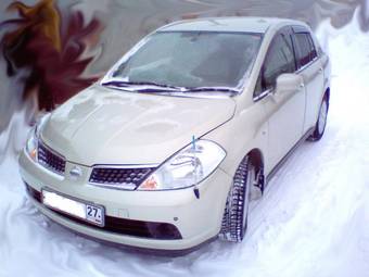 2005 Nissan Tiida Latio Photos