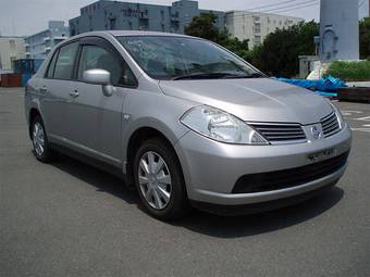 2005 Nissan Tiida Latio Photos