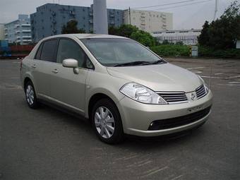 2005 Nissan Tiida Latio Photos