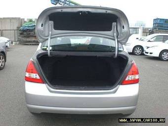 2005 Nissan Tiida Latio Photos