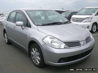 2005 Nissan Tiida Latio Pictures