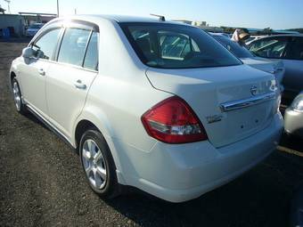 2005 Nissan Tiida Latio Pictures