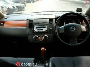 2005 Nissan Tiida Latio Pictures