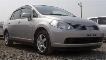 2005 Nissan Tiida Latio Photos