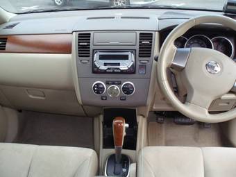 2005 Nissan Tiida Latio Photos