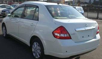 2005 Nissan Tiida Latio Photos