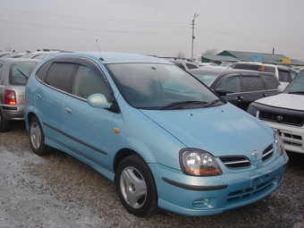 1999 Nissan Tino