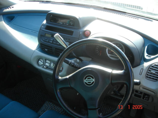 1999 Nissan Tino Pics