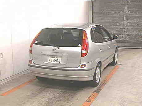 1999 Nissan Tino Pictures