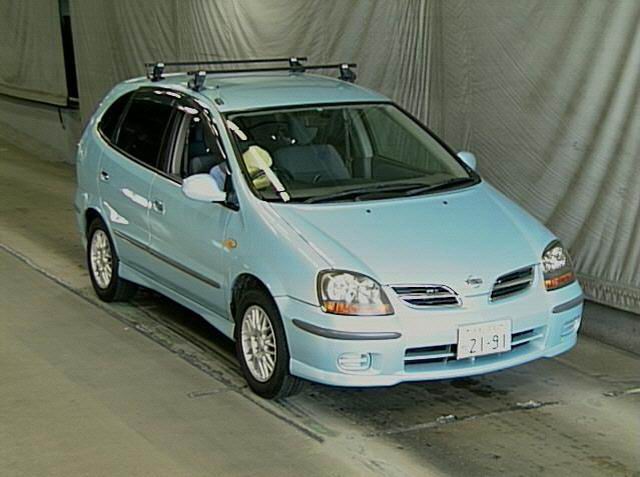 1999 Nissan Tino Photos