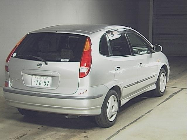 1999 Nissan Tino Photos