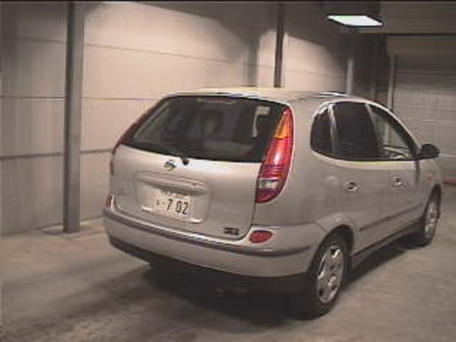 2001 Nissan Tino Pictures