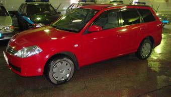 2003 Nissan Wingroad Pictures