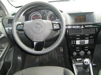 2008 Opel Astra Pictures